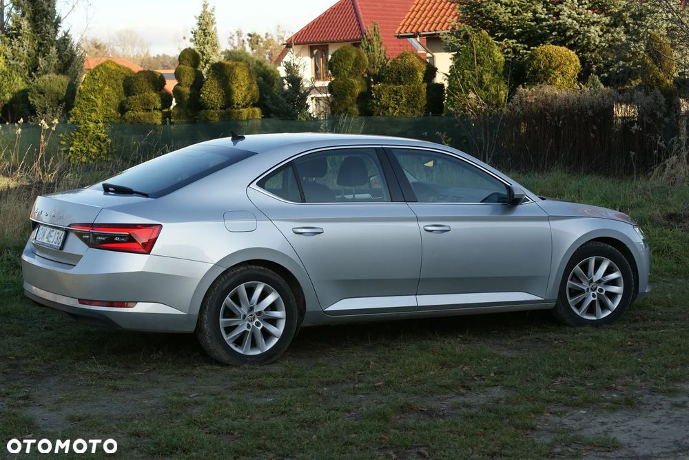 Skoda Superb 2.0 TDI Ambition DSG - 5