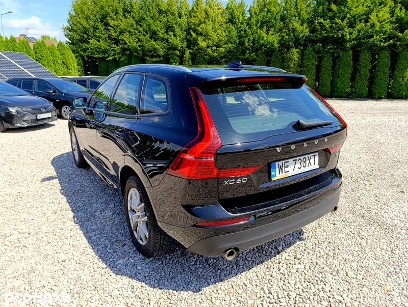 Volvo XC 60 T5 AWD Momentum Pro - 11