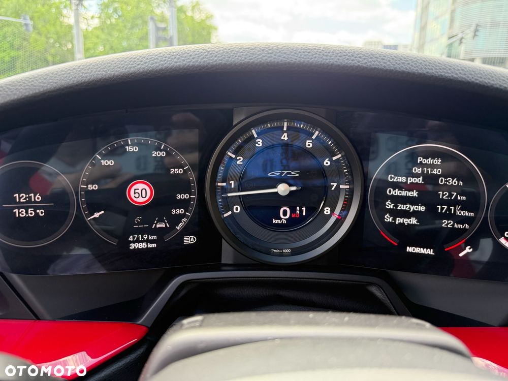 Porsche 911 Carrera GTS - 11