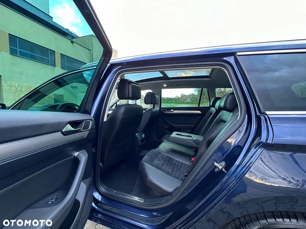 Volkswagen Passat Variant 2.0 TDI SCR DSG Highline - 22