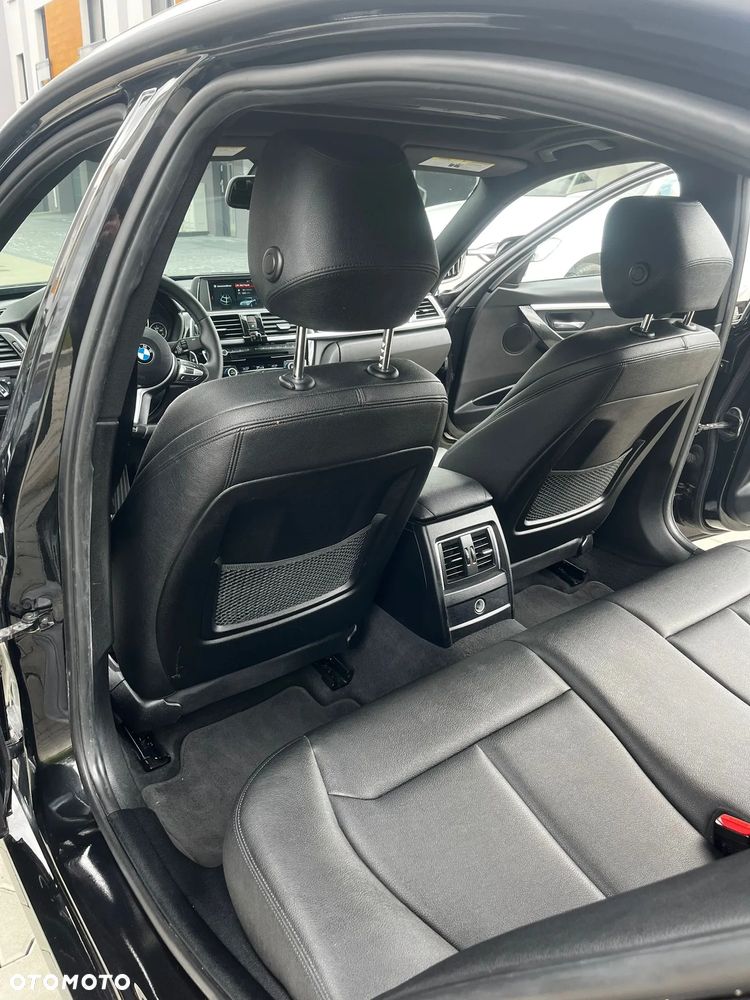 BMW Seria 3 330i Sport Line - 16