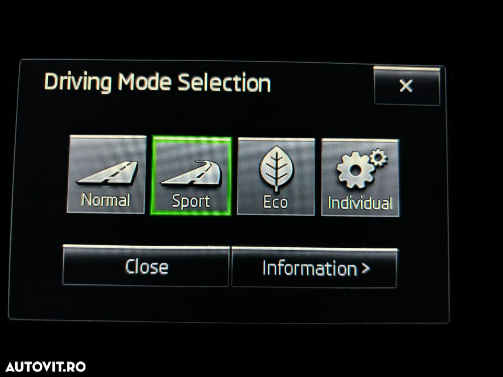 Skoda Octavia Combi 2.0 TDI RS - 11