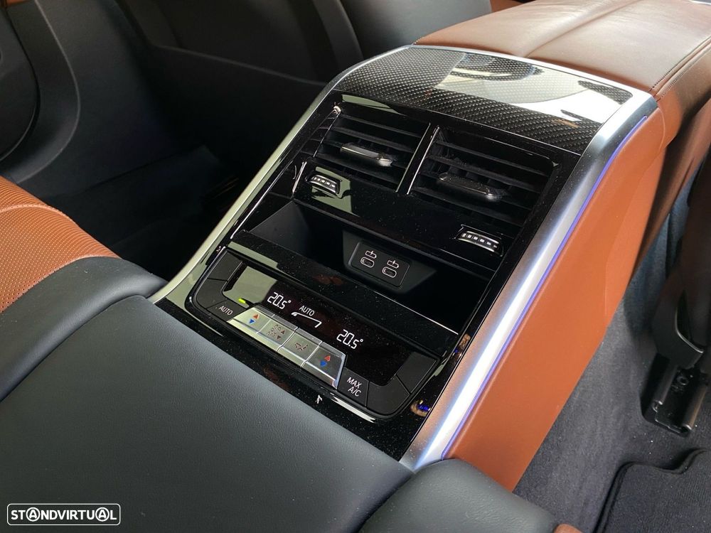 BMW 840 Gran Coupé d xDrive Pack M - 21