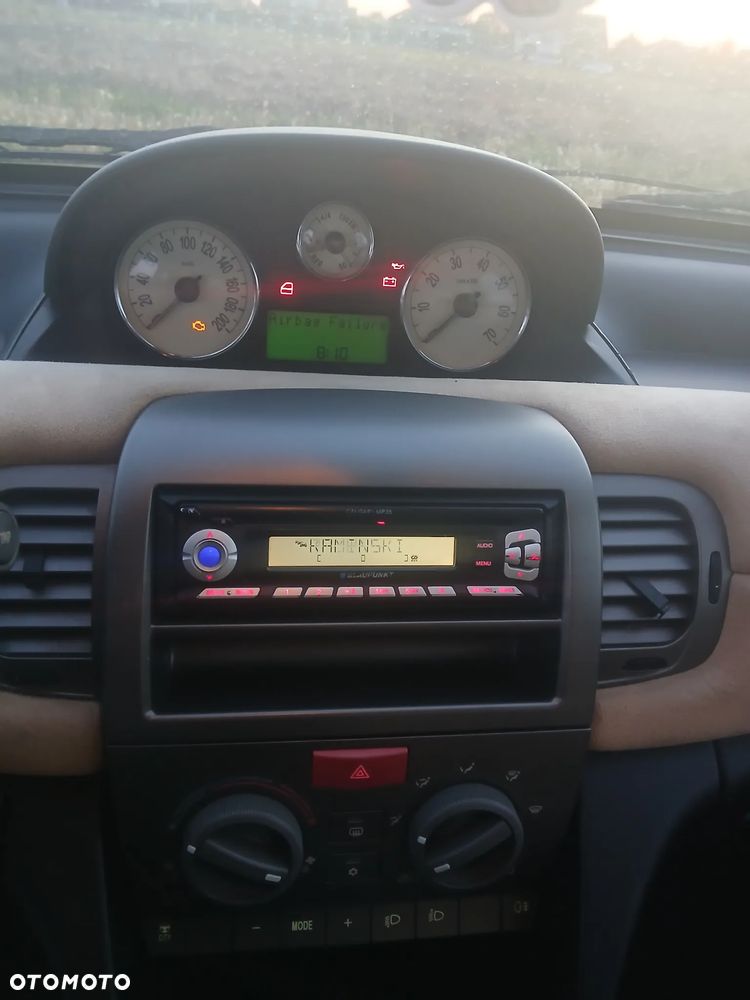 Lancia Ypsilon 1.2 8V Argento (5 os.) - 20