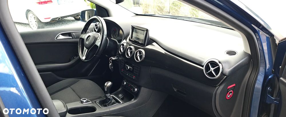 Mercedes-Benz Klasa B 180 (BlueEFFICIENCY) - 27