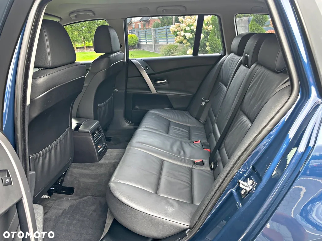 BMW Seria 5 525d Touring - 21