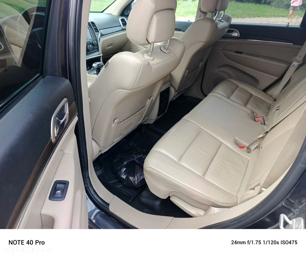 Jeep Grand Cherokee - 12