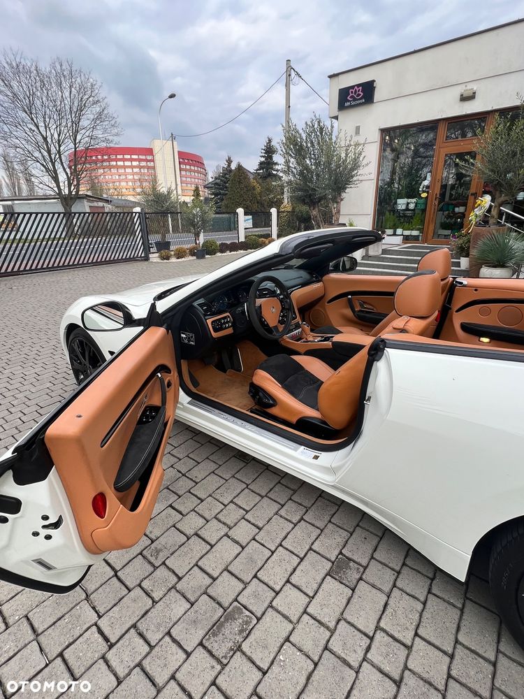 Maserati GranTurismo S Automatik - 13