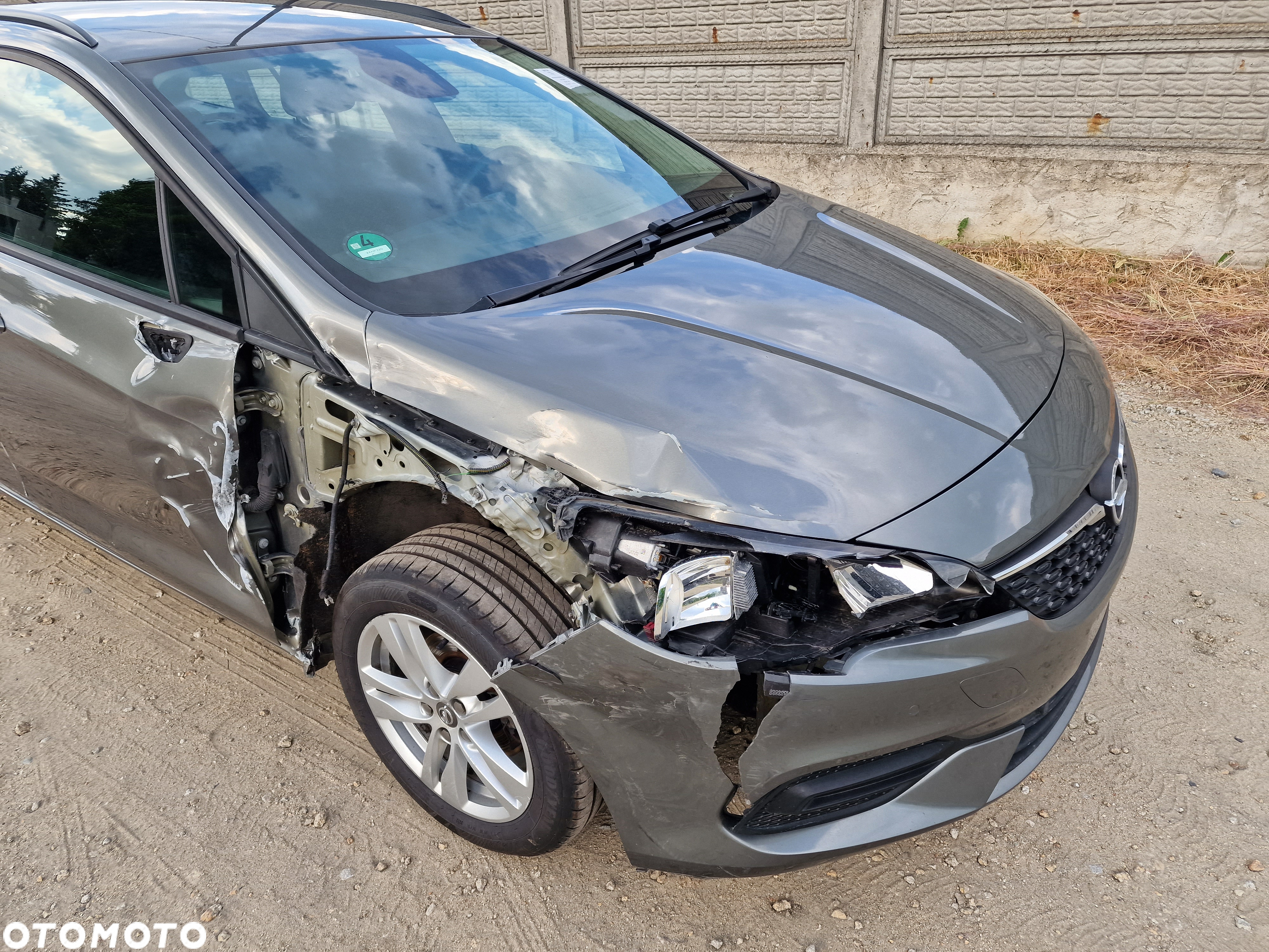 Opel Astra Sports Tourer 1.2 Turbo - 26
