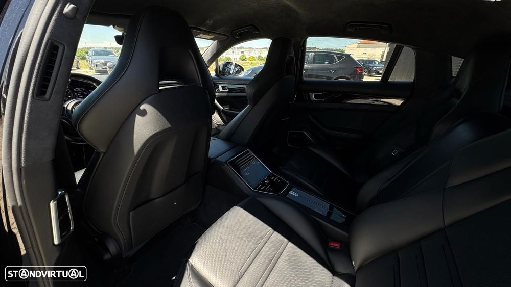 Porsche Panamera 4 E-Hybrid - 10