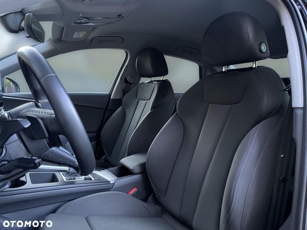 Audi A4 Limousine - 16