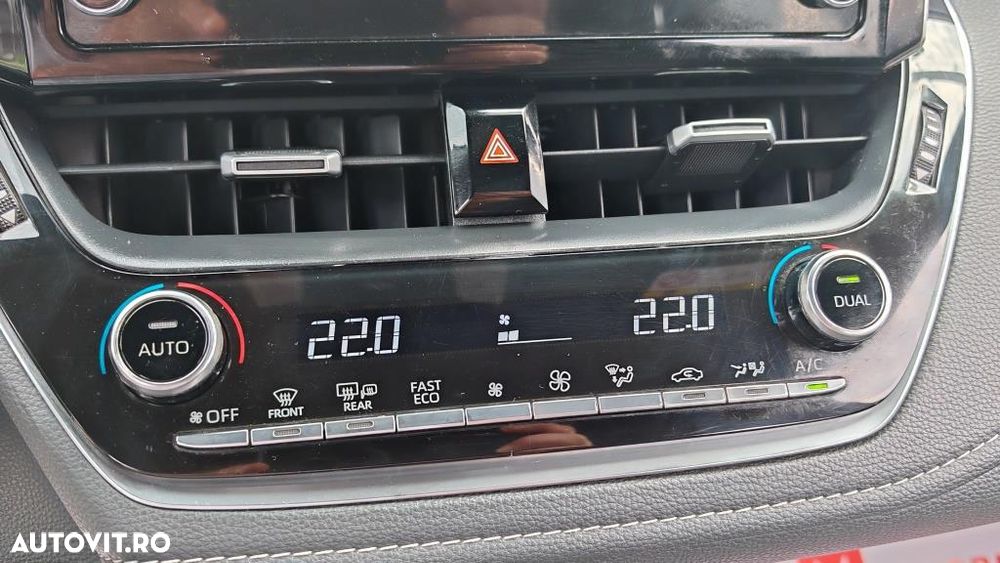 Toyota Corolla 1.8 Hybrid Comfort - 19