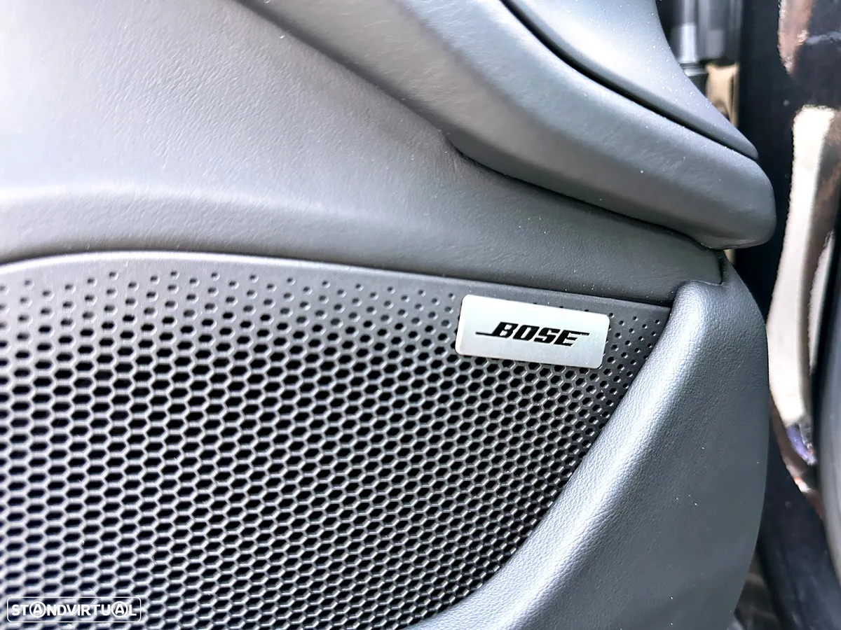 Porsche Taycan Turbo S - 25
