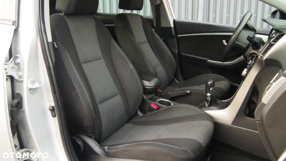 Hyundai i30 1.4 Family - 12
