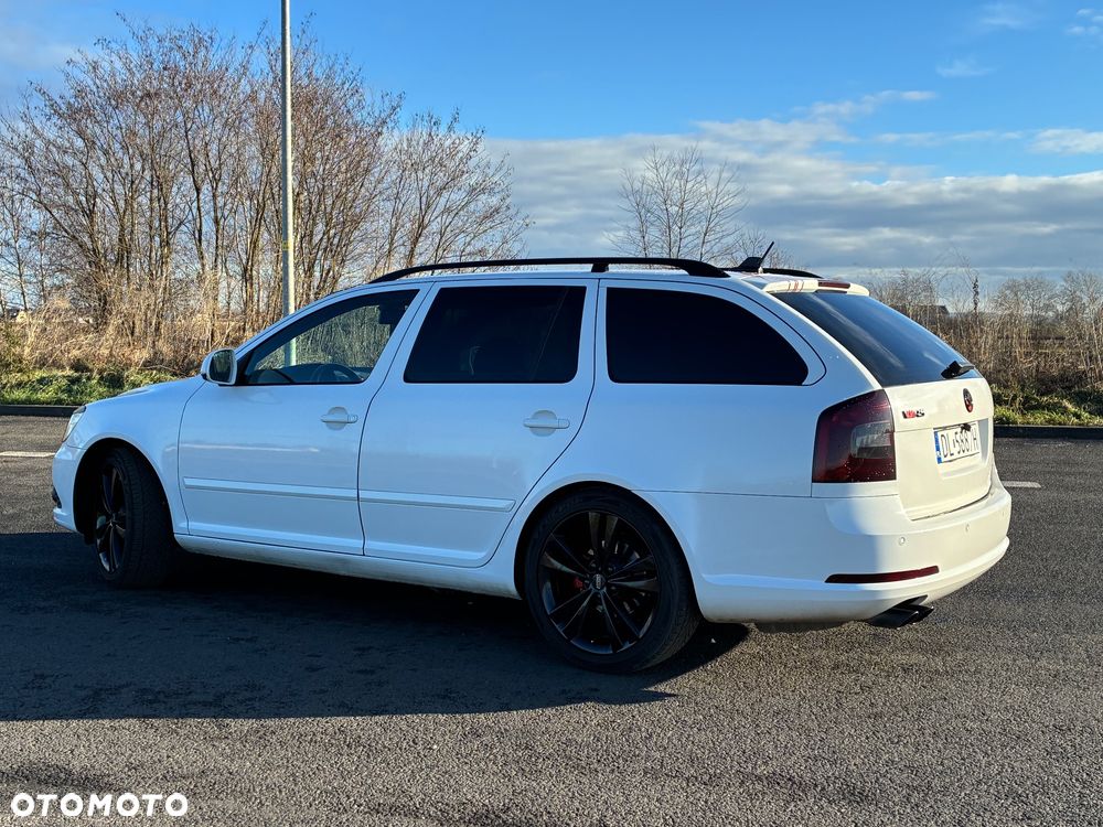 Skoda Octavia 2.0 TDI RS DSG - 5