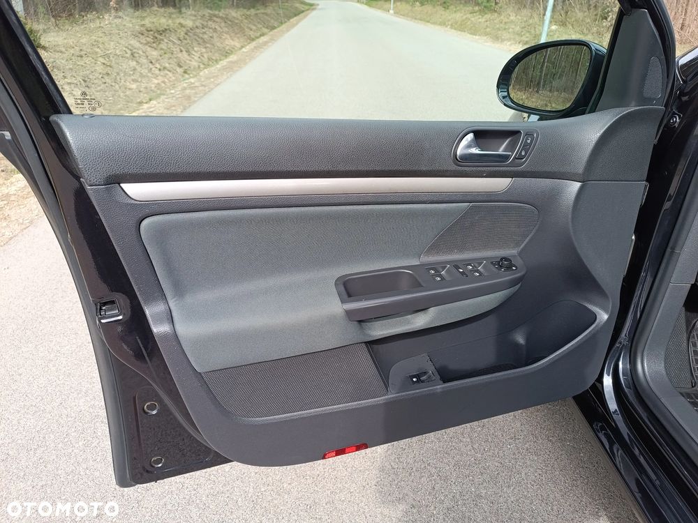 Volkswagen Golf 1.6 Comfortline - 25