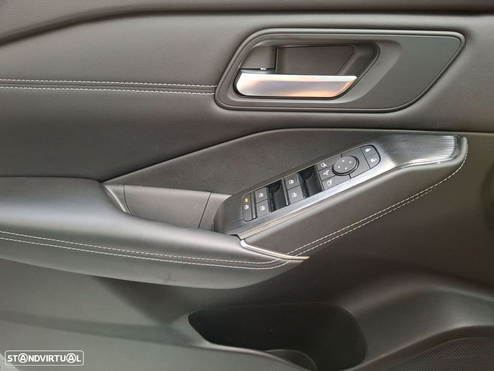 Nissan Qashqai 1.3 DIG-T N-Connecta LED+TT+SKY Xtronic - 20