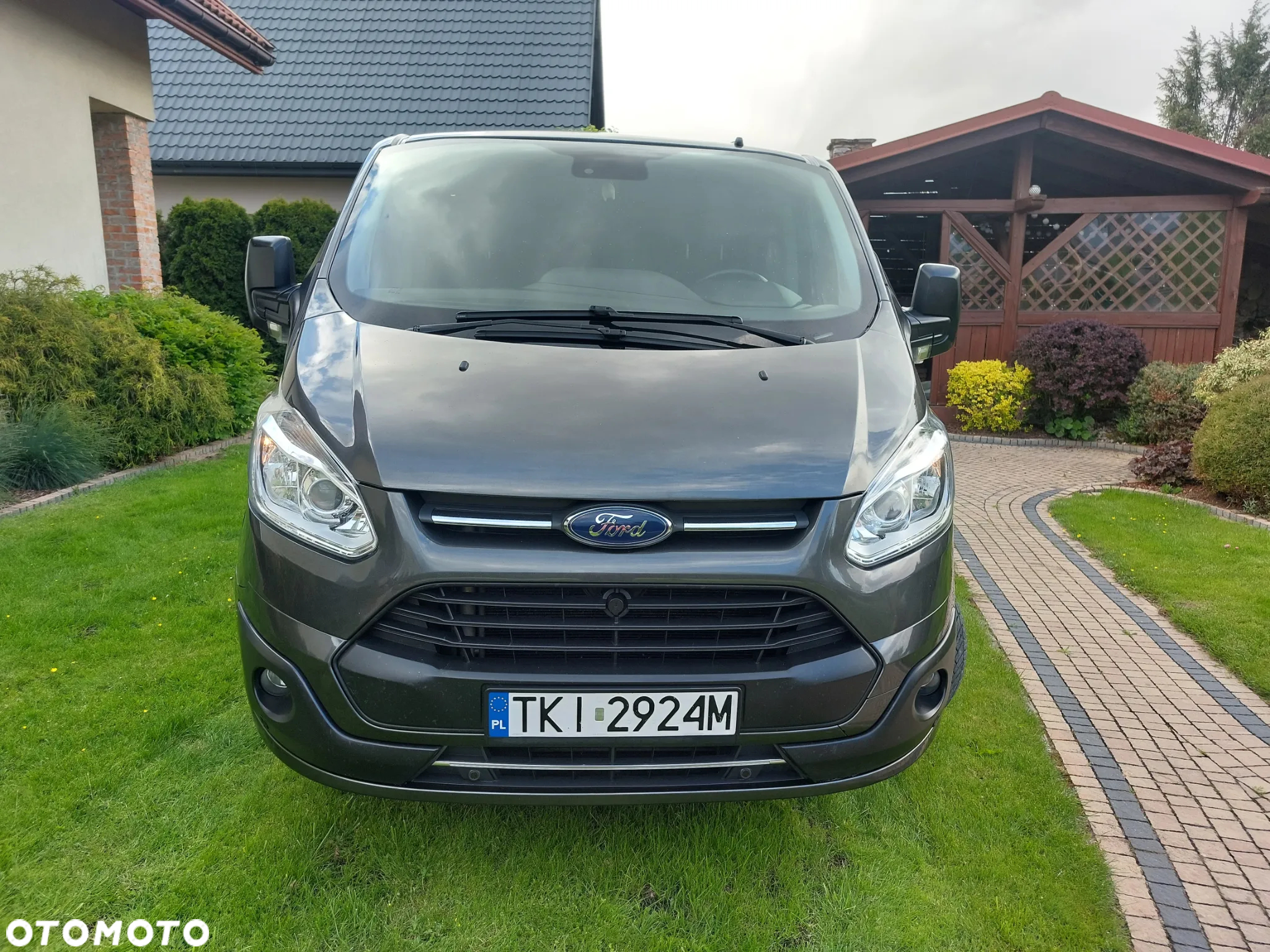 Ford Custom - 4