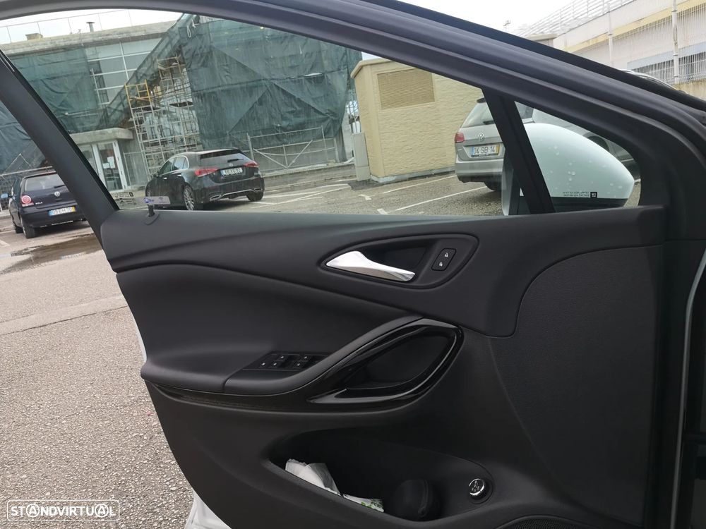 Opel Astra Sports Tourer 1.0 Innovation S/S RM6/SOB/5PB - 4