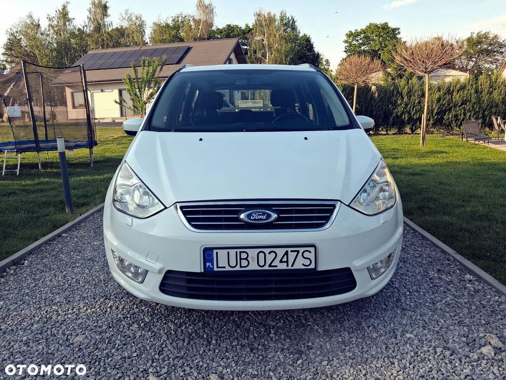 Ford Galaxy 2.0 Ambiente - 2