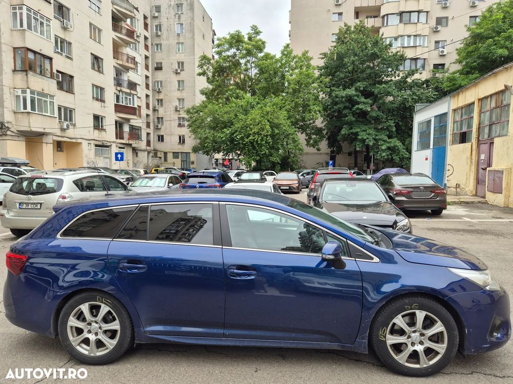 Toyota Avensis 2.0 D-4D Executive - 9