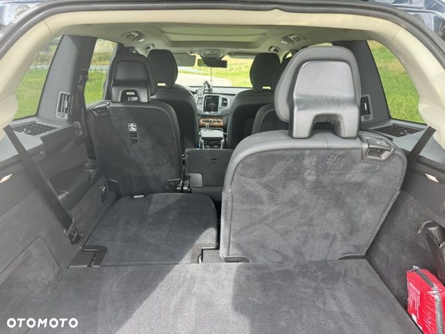 Volvo XC 90 - 35