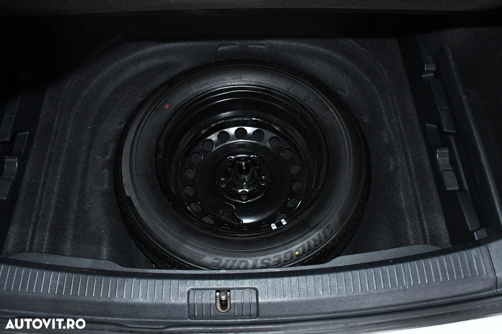Volkswagen Golf - 27