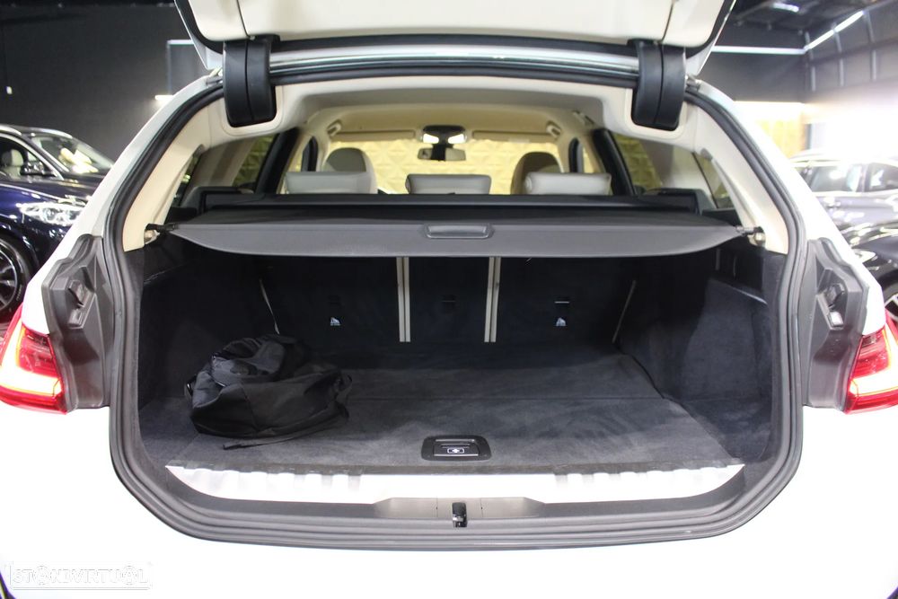 BMW 330 e Line Sport Auto - 23