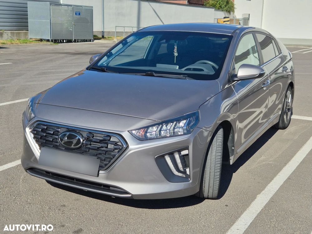 Hyundai IONIQ - 8