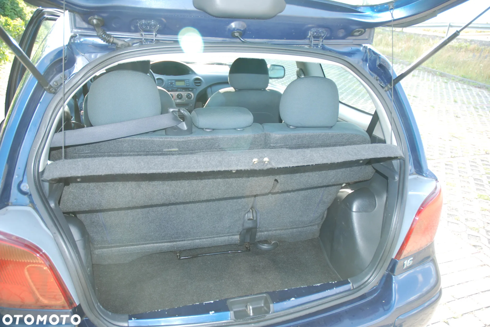 Toyota Yaris 1.0 - 9