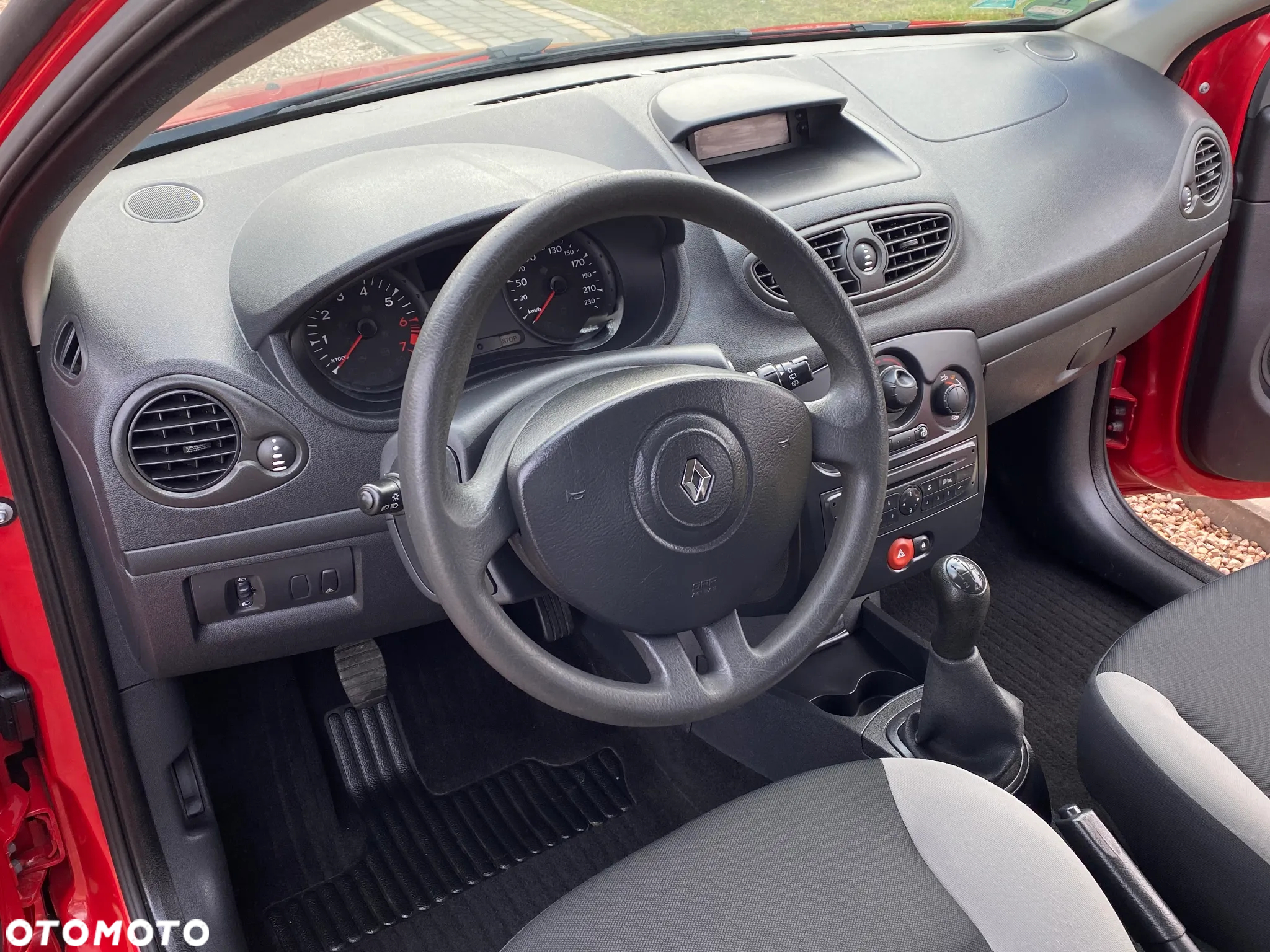 Renault Clio 1.2 16V 75 Expression - 28