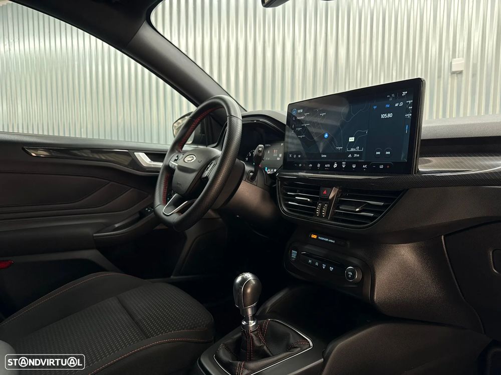 Ford Focus 1.0 EcoBoost MHEV ST-Line - 18