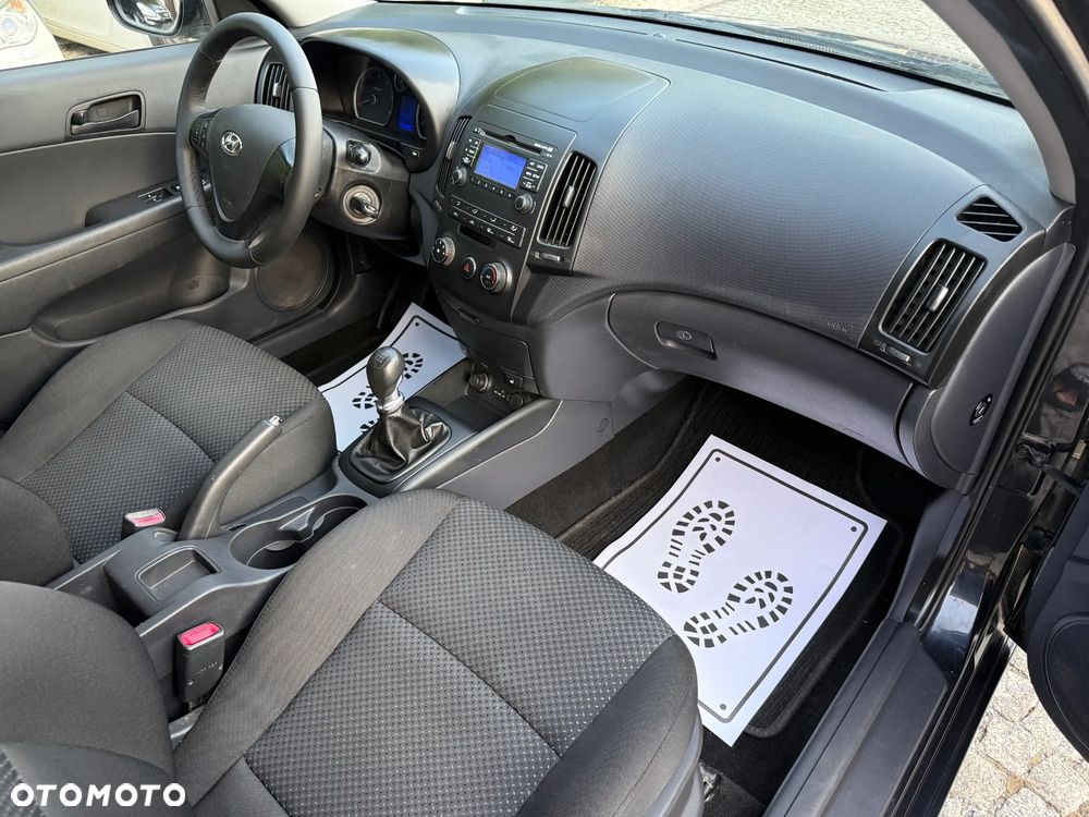 Hyundai i30 1.6 CRDi Classic + EU5 - 12