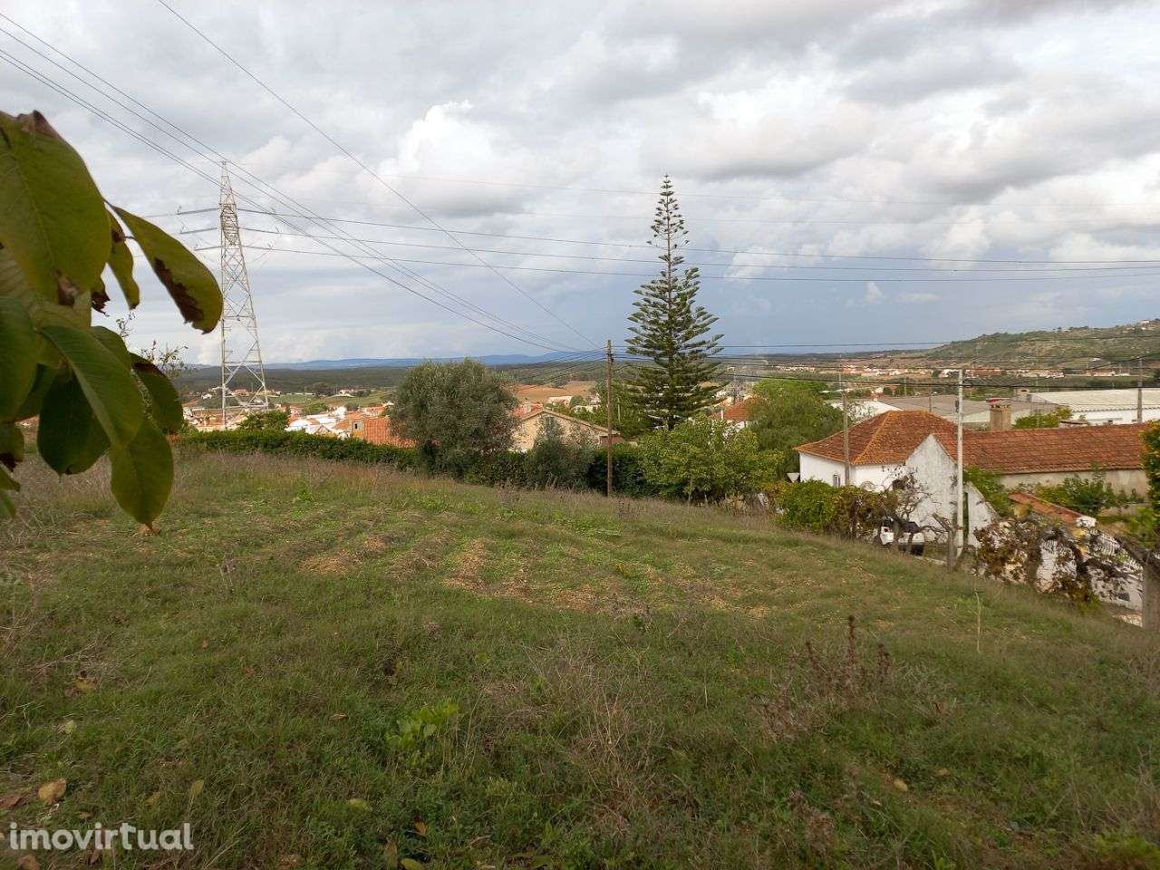 Terreno com 2.251 m2 para construção de moradia - Grande imagem: 2/9