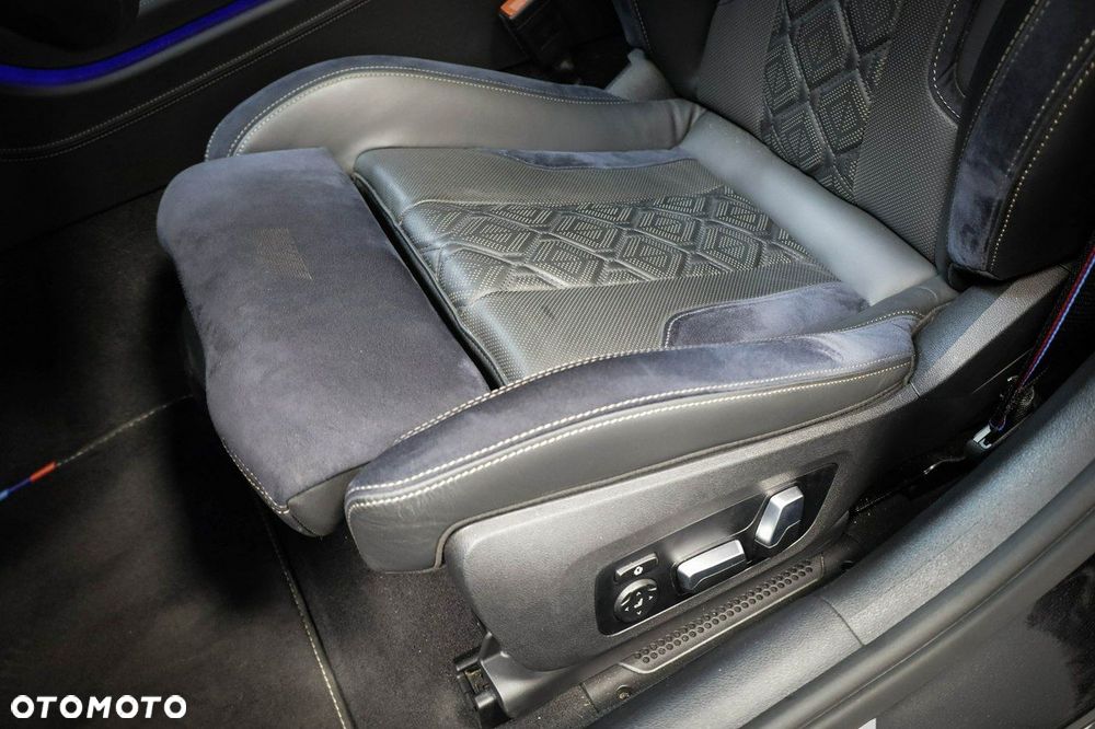 BMW Seria 8 - 26