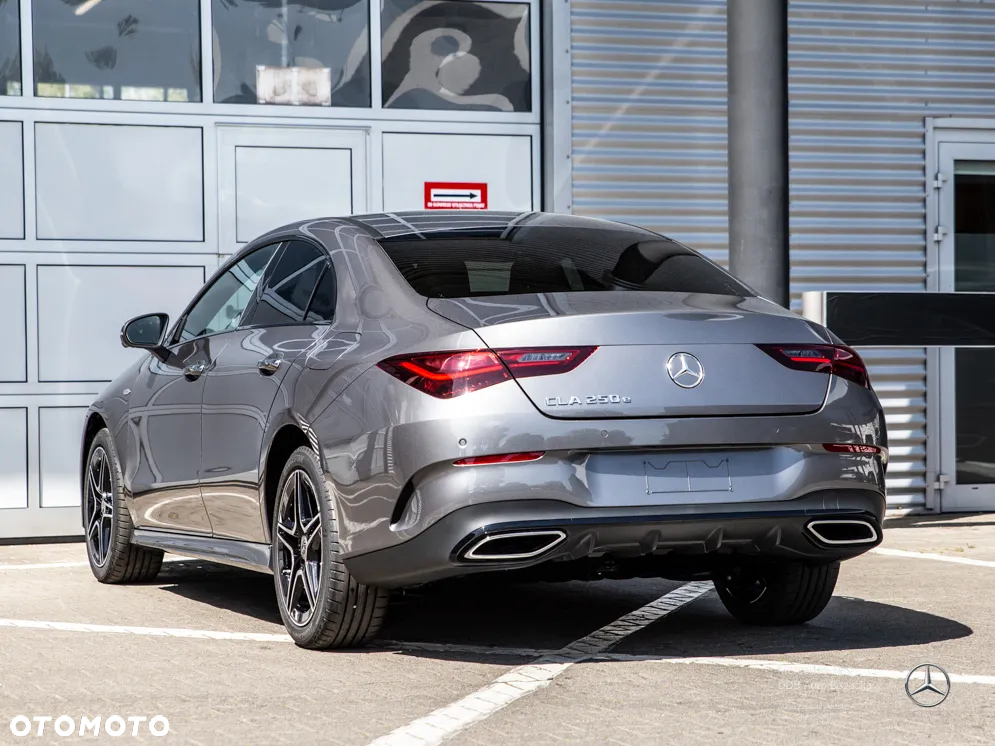 Mercedes-Benz CLA 250 e PHEV AMG Line 8G-DCT - 4