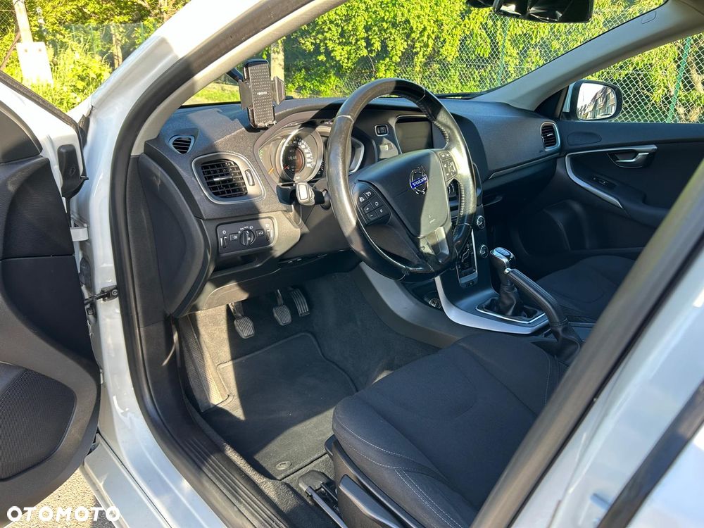 Volvo V40 D2 Kinetic - 19