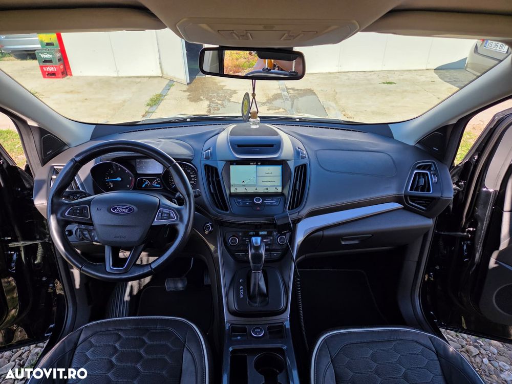 Ford Kuga 2.0 TDCi 4WD Powershift Vignale - 12