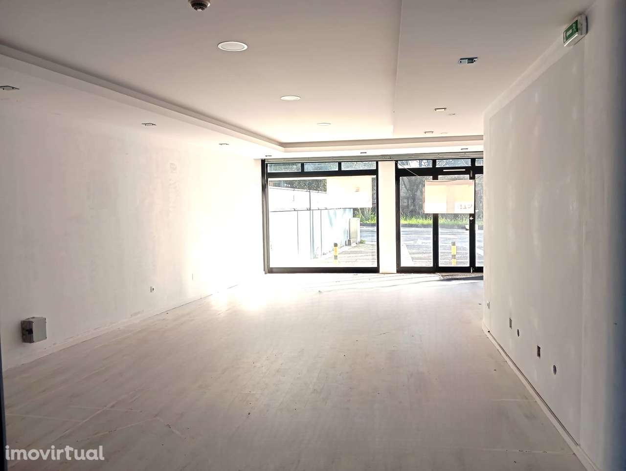 Loja c/ 180m² + Terraço (200m²) - Circunvalação (H.S.João) - Porto - Grande imagem: 3/29