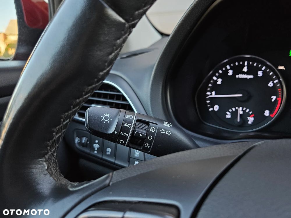 Hyundai i30 1.5 DPI Classic + - 13