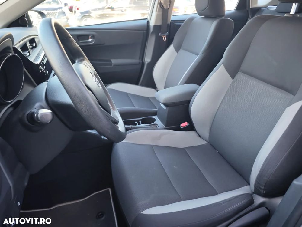 Toyota Auris 1.8 L VVT-i Hybrid Luna - 10