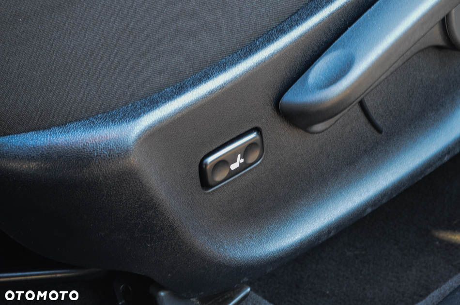 Toyota Avensis 1.8 Comfort - 34