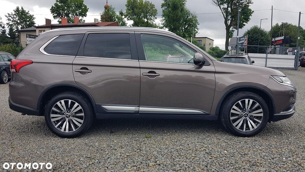 Mitsubishi Outlander 2.0 2WD CVT Spirit - 11