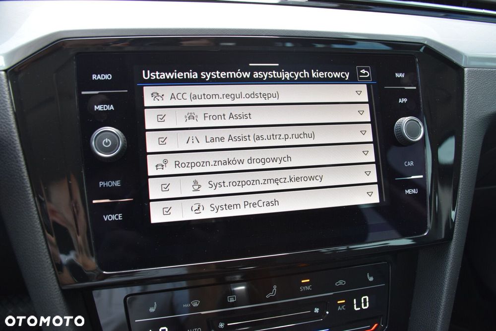 Volkswagen Passat - 22