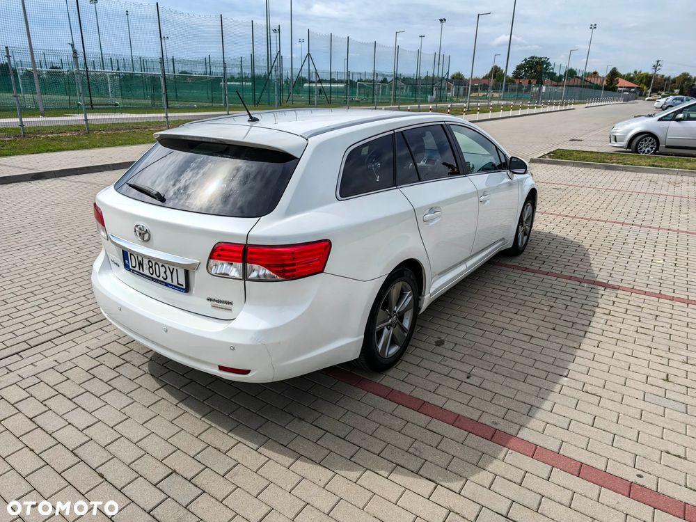 Toyota Avensis 2.0 D-4D Premium - 4