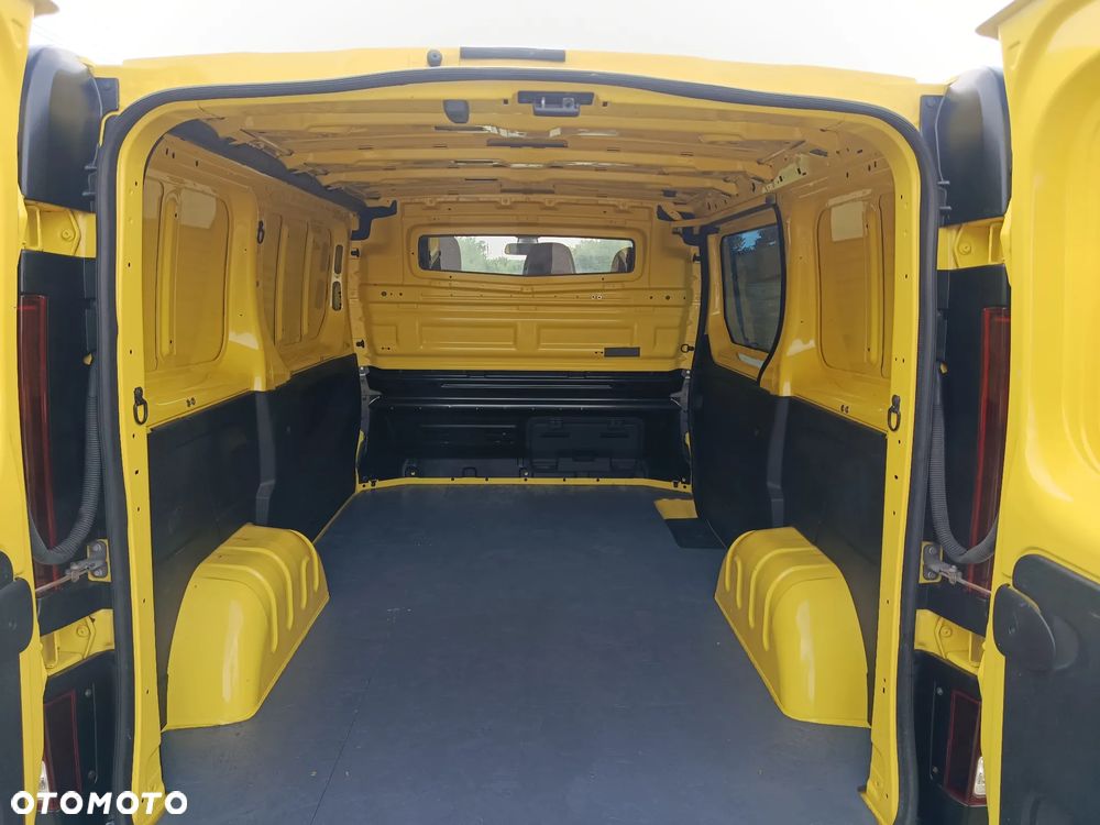 Nissan Nov 300 - 5