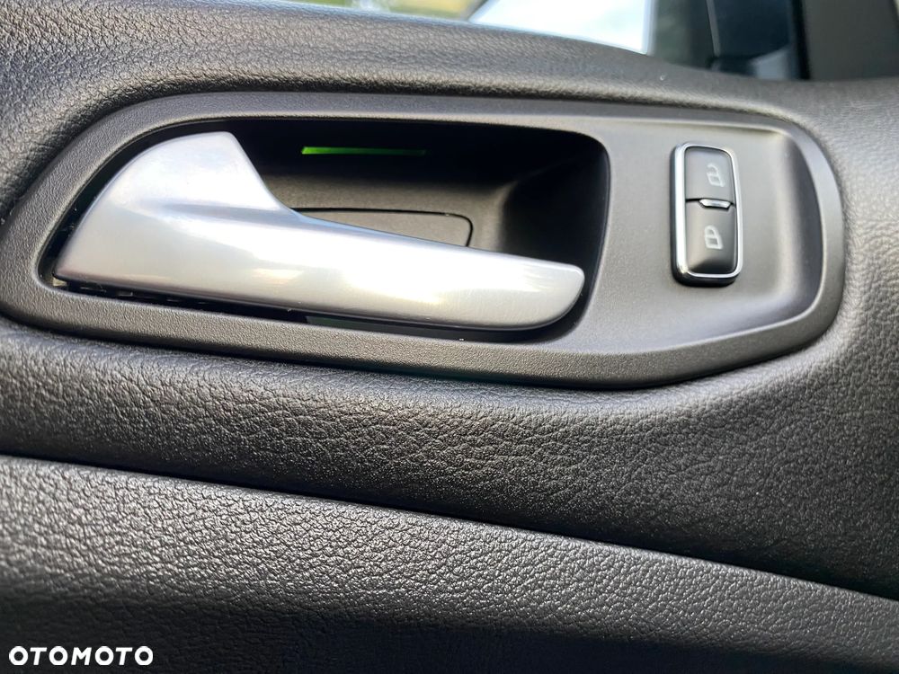 Ford Kuga 2.0 TDCi 4x4 Titanium - 36