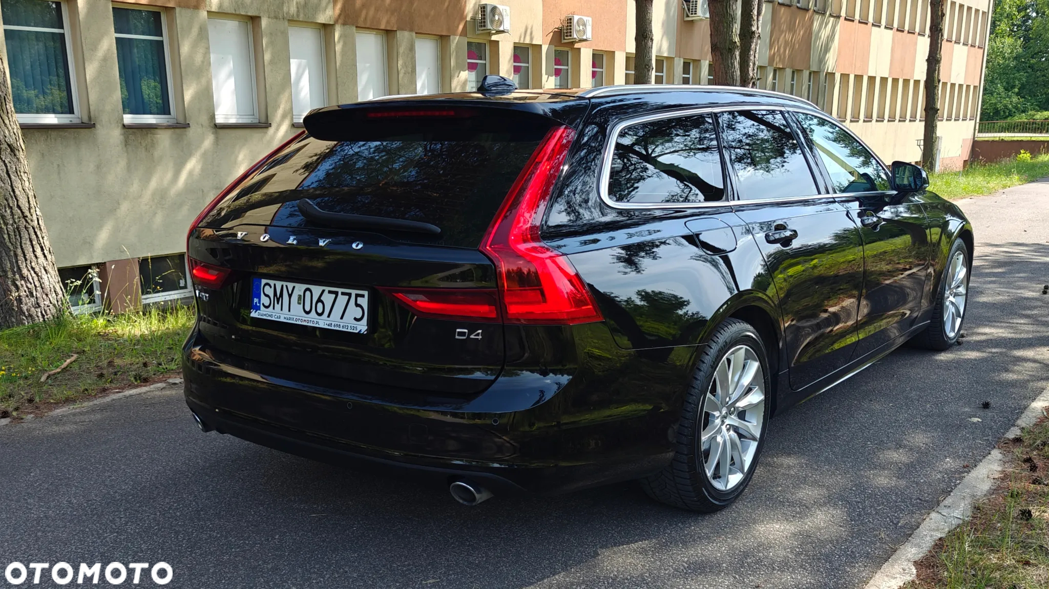 Volvo V90 D4 Momentum Pro - 36