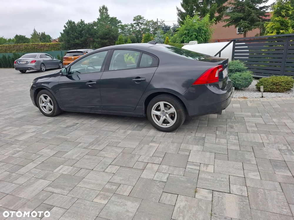 Volvo S60 D2 Momentum - 7