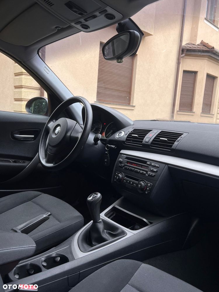 BMW Seria 1 118d DPF - 10
